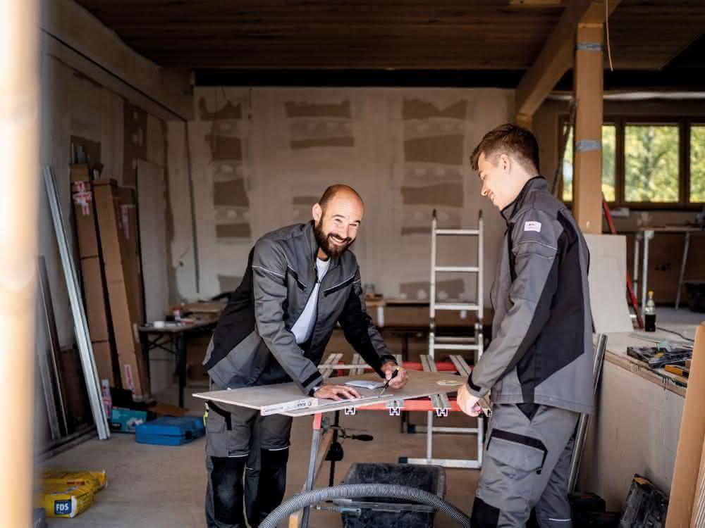 Arbeitskleidung: Deutscher Wohnbau Verbund kooperiert mit Workwearspezialisten Antholzer