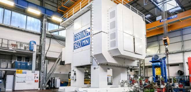 Press with a total height of 14 meters Forging press