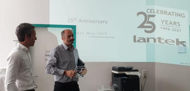 Lantek CEO Alberto López de Biñaspre congratulates Christoph Lenhard, Sales Manager Lantek Germany Alberto López de Biñaspre and Christoph Lenhard