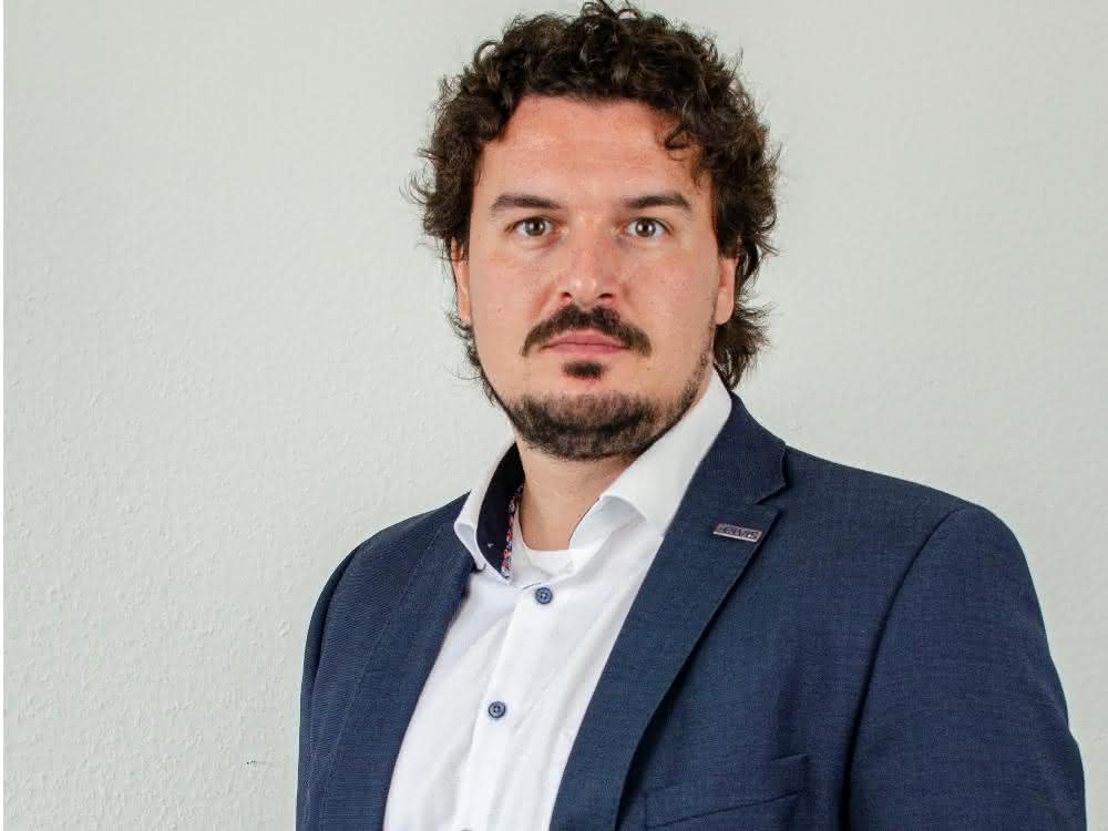 ELVIS initiates generational change and expands Management Board
