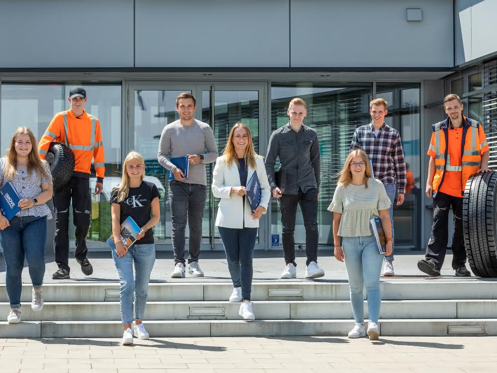 Nachwuchs für Reifengroßhändler: Zehn Auszubildende verstärken das Bohnenkamp-Team Nachwuchs für Reifengroßhändler: Zehn Auszubildende verstärken das Bohnenkamp-Team