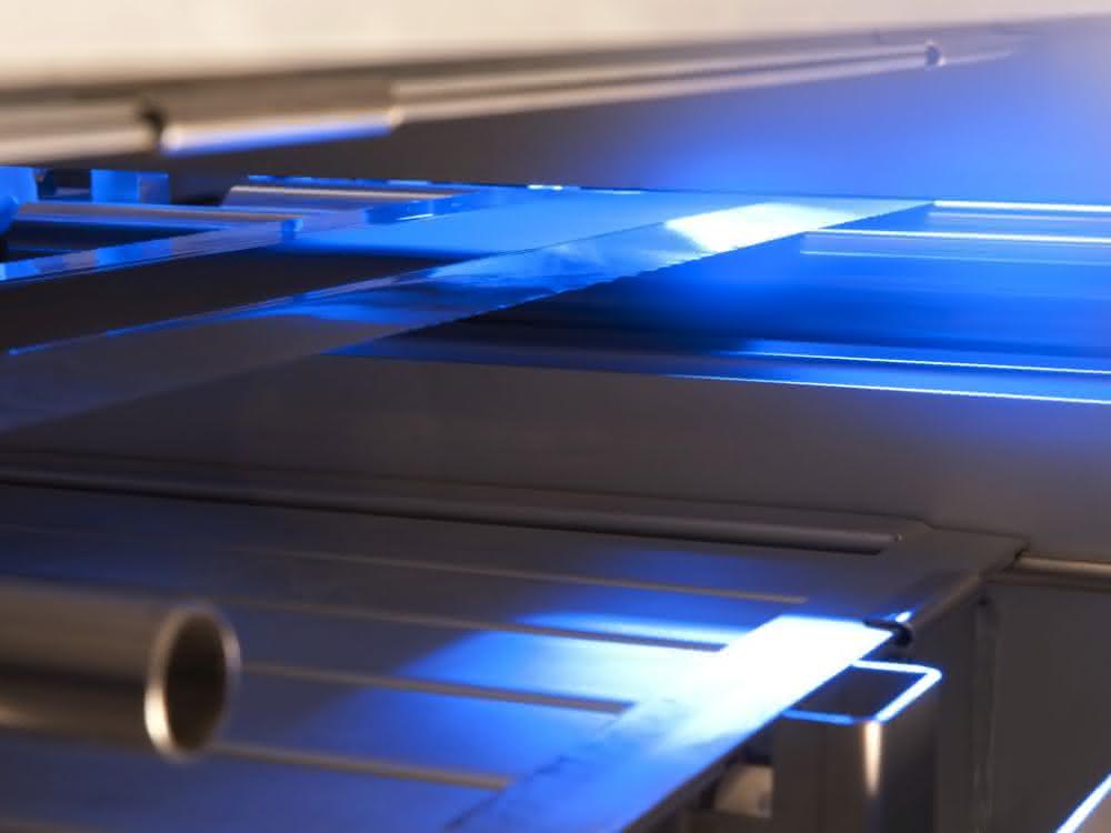 Quality of the electrode coating is checked automatically