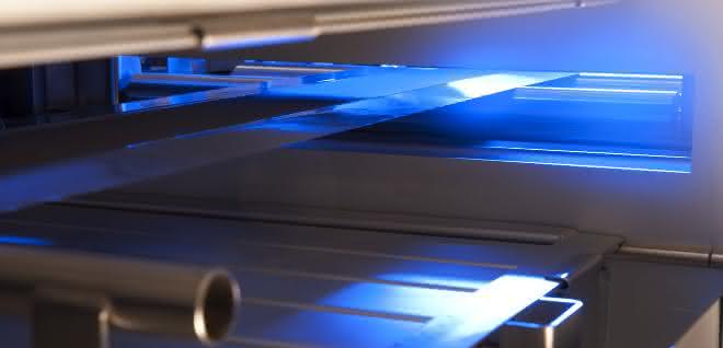 Quality of the electrode coating is checked automatically