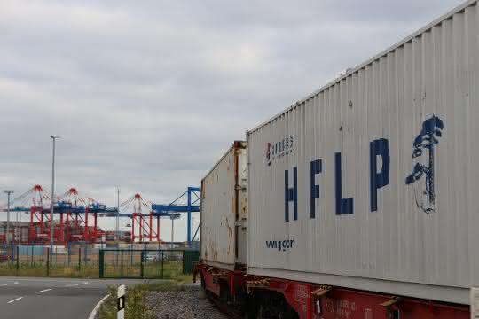 Second container train from Hefei handled at JadeWeserPort