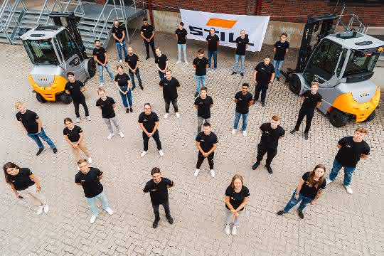 Start of training: Still organizes "Welcome Day"