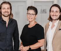 anek Andre (l.) und Benedikt Ruf (r.), begrüßen Nadine Despineux anek Andre (l.) und Benedikt Ruf (r.), begrüßen Nadine Despineux