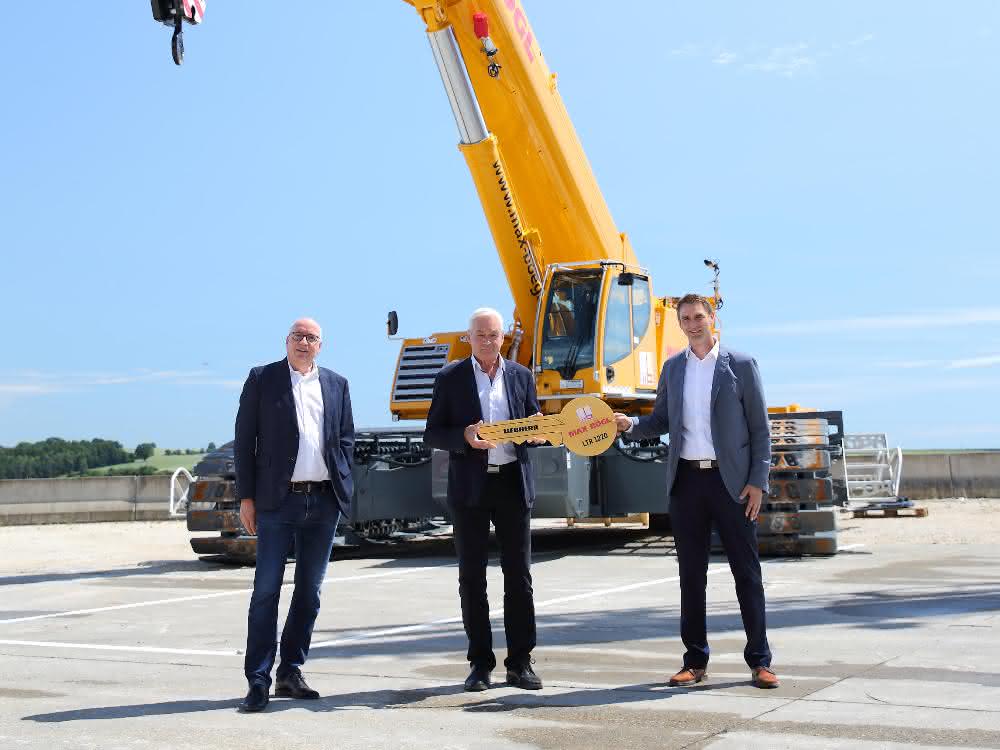 Max Bögl übernimmt weiteren Liebherr- Teleskop-Raupenkran LTR 1220