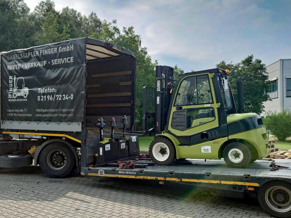 Support in relief operations: Clark provides forklifts for disaster relief free of charge