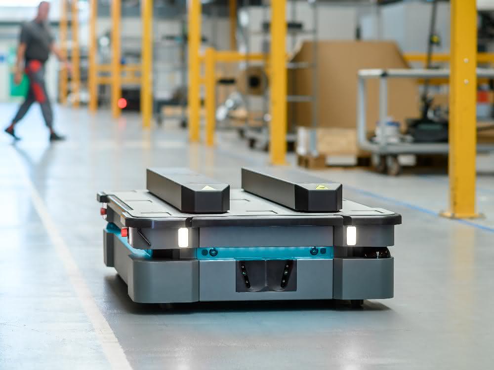 Automation: Transport robots: Two new ones from Mobile Industrial Robots