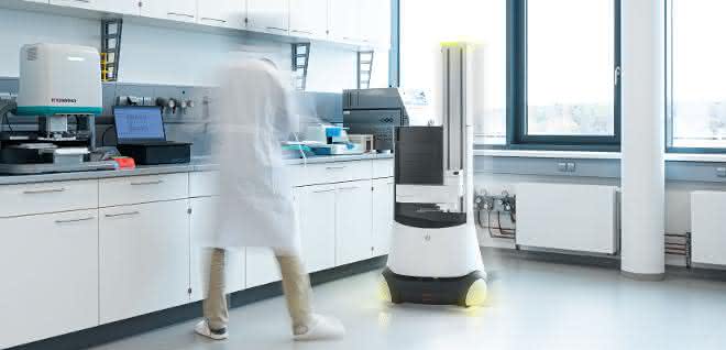 Mobiler Roboter im Labor Mobiler Roboter im Labor