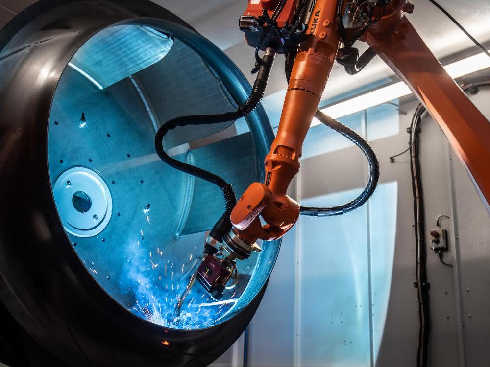 Robot cell in action