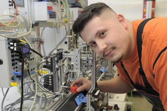 165 neue Auszubildende starten bei den Ford-Werken durch