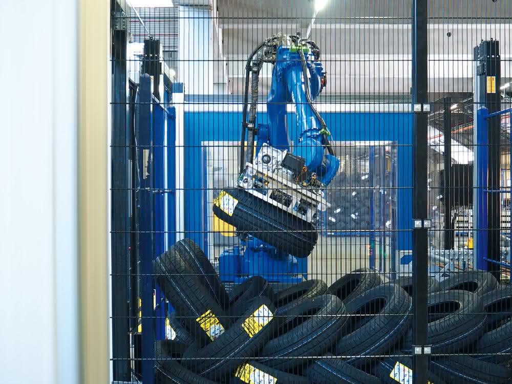 Extor increases the flexibility of its tire palletizer