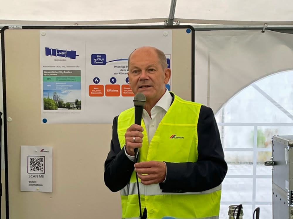 Kernthema CO2-Minderung: Olaf Scholz besucht CEMEX-Zementwerk