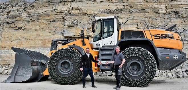 Dritter Liebherr-Radlader L 586 XPower für Schotterwerk Rinsche