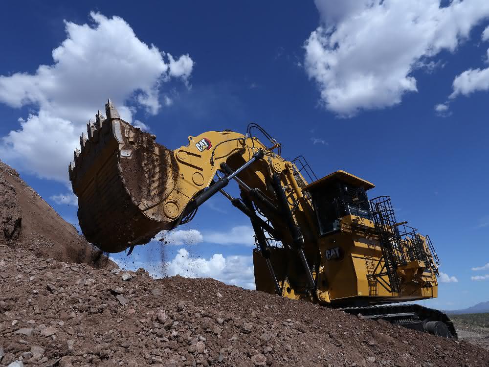 400 Tonnen Einsatzgewicht: Caterpillar und Zeppelin präsentieren neuen Großhydraulikbagger