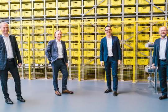 Australia's ambassador visits SSI Schäfer