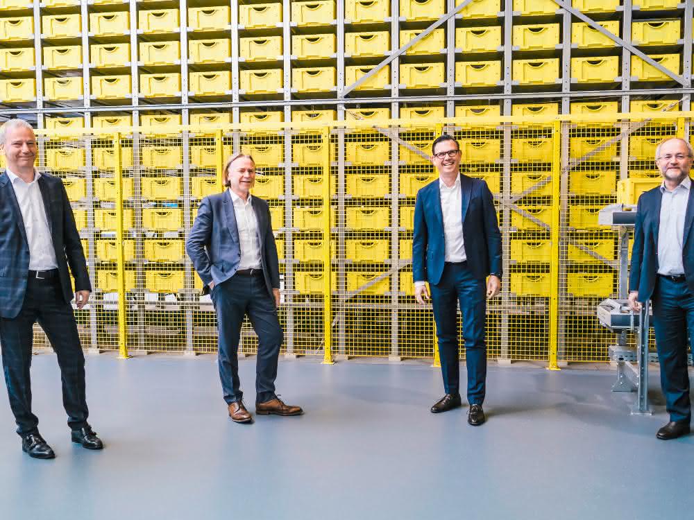 Australia's ambassador visits SSI Schäfer