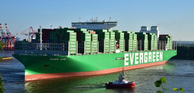 Largest container ship in the world makes a guest appearance in Hamburg