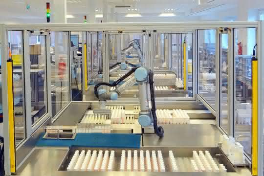 Automatisierungslösung mit Robotik im Milchlabor Weser Ems.