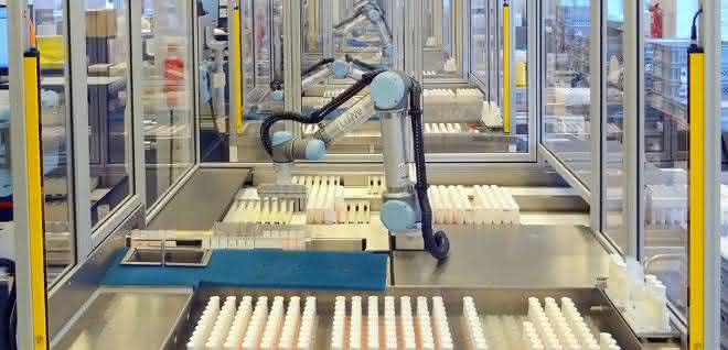 Automatisierungslösung mit Robotik im Milchlabor Weser Ems.
