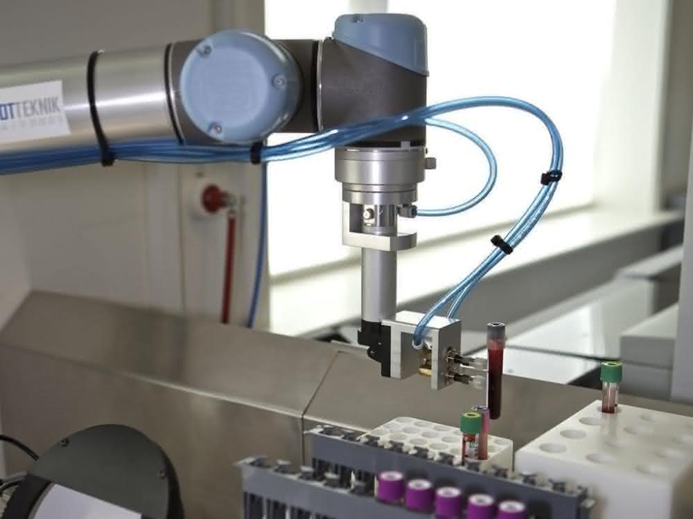 kollaborativer Roboter im Diagnostiklabor