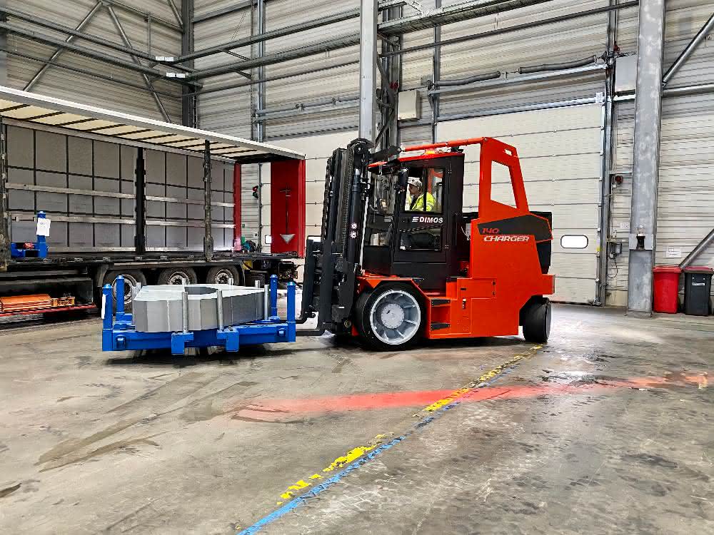 Heavy-duty compact forklift trucks Heavy-duty compact forklift trucks