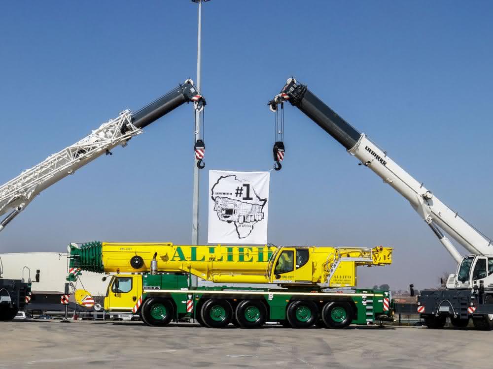 Krane: Premiere in Afrika für Liebherr-Mobilkran