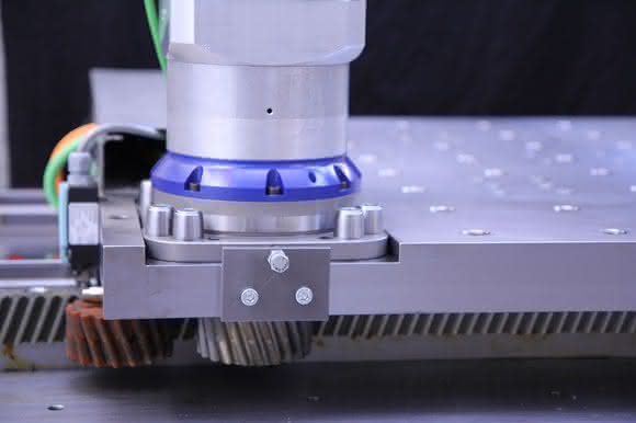 Control systems: Synchronized drive
