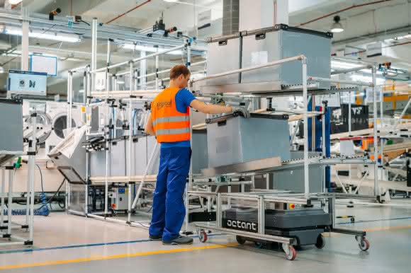 Autonomous mobile robots: AMR optimize the material flow