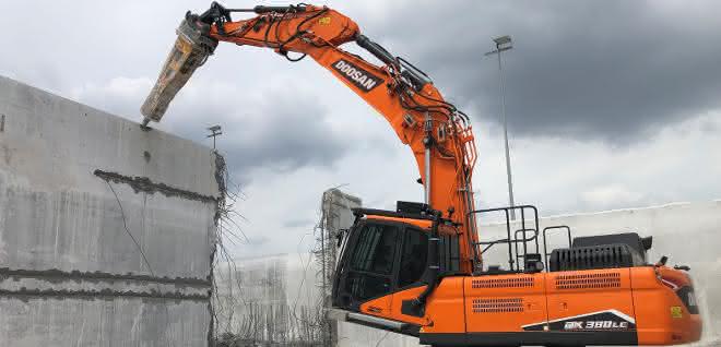 Neuer Abbruchbagger von Doosan