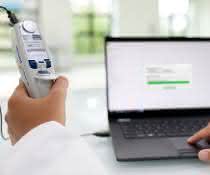 Elektronische Pipette verbunden mit PC