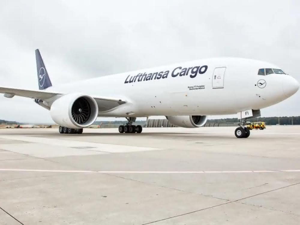 Lufthansa Cargo offers all customers CO2-neutral freight shipments