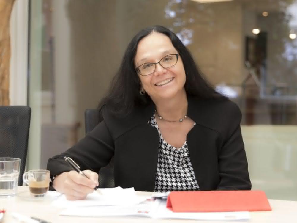 Bettina Schall