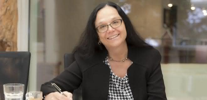 Bettina Schall