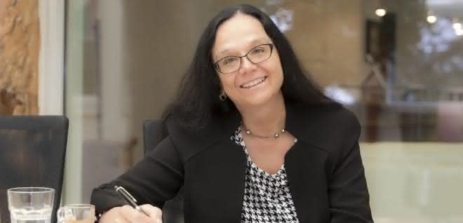 Bettina Schall