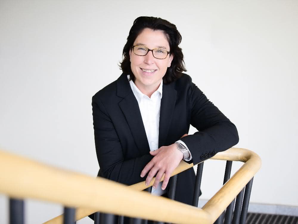 Nadine Stoppa takes over the management of the Western Region division at contract logistics company TST