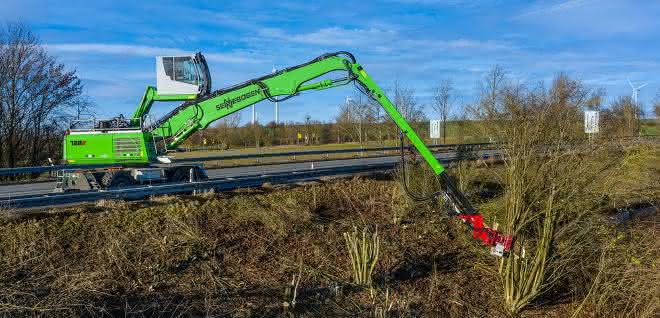 Neuer Fällbagger: Baumpflege mit Sennebogens E-Serie