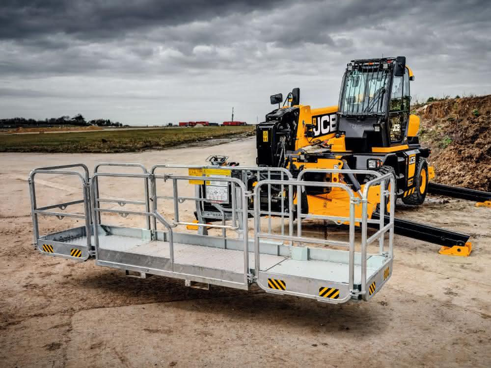 Portfolio erweitert: JCB stellt neuen drehbaren Teleskoplader vor