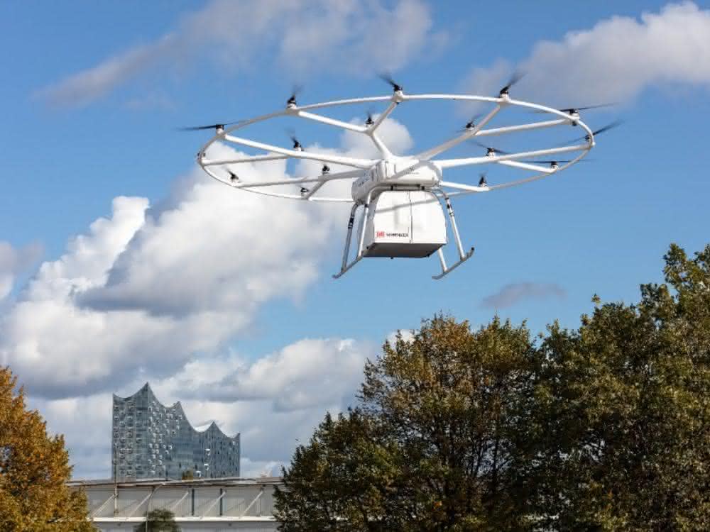 Erster öffentlicher Flug: Volocopters Frachtdrohne hebt ab