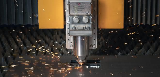 Laser cutting optics