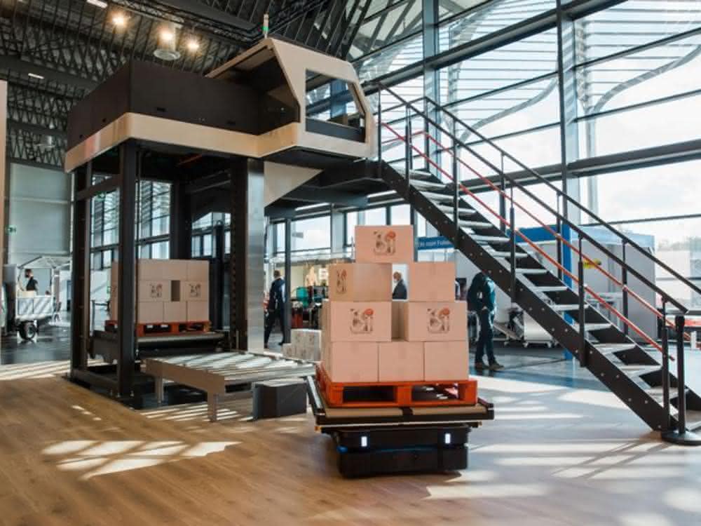 Partnership announced: Mobile Industrial Robots and CSi palletizing cooperate