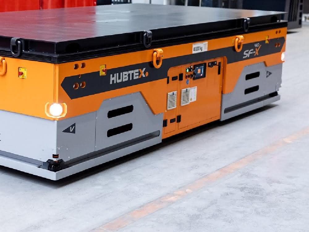 FTS, AGV und Robotik: Ein Plattformtransporter für die Industrie 4.0 FTS, AGV und Robotik: Ein Plattformtransporter für die Industrie 4.0
