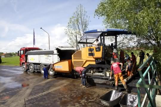 Abschiebetechnik: Asphalt umweltfreundlicher einbauen