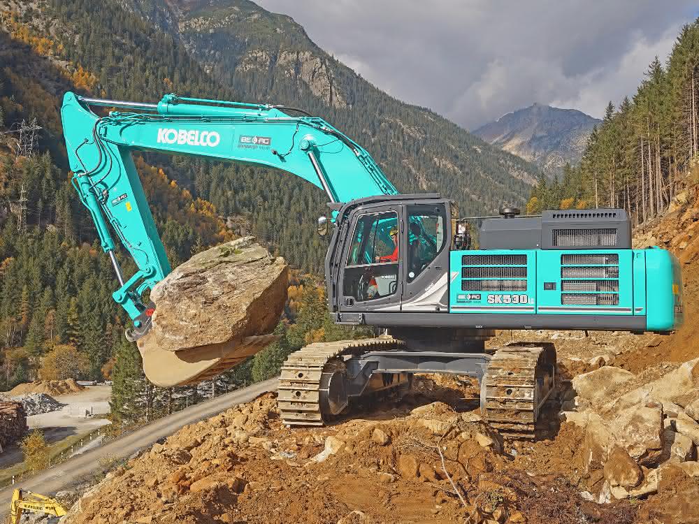 Kobelco-Premiere in der Schweiz: Ein Fünfzigtonner für den Granitabbau Kobelco-Premiere in der Schweiz: Ein Fünfzigtonner für den Granitabbau