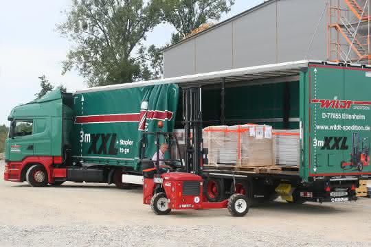 Elvis founds truck-mounted forklift network
