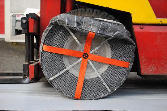 AutoSocks collision aid now also for forklift trucks