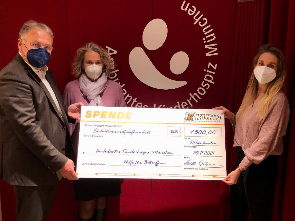 Kuhn Baumaschinen spendet für Ambulantes Kinderhospiz München