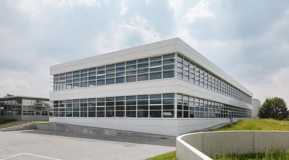 Raise your cups!: 50 years of Vanderlande in Germany