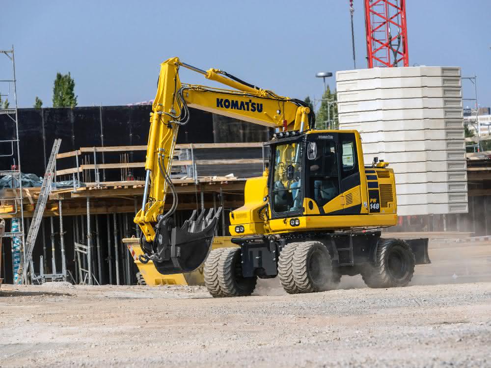 Drei Komatsu-Bagger in neuem Gewand